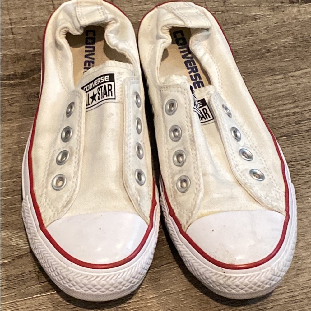 Women’s converse chucks white slip on sneakers 7